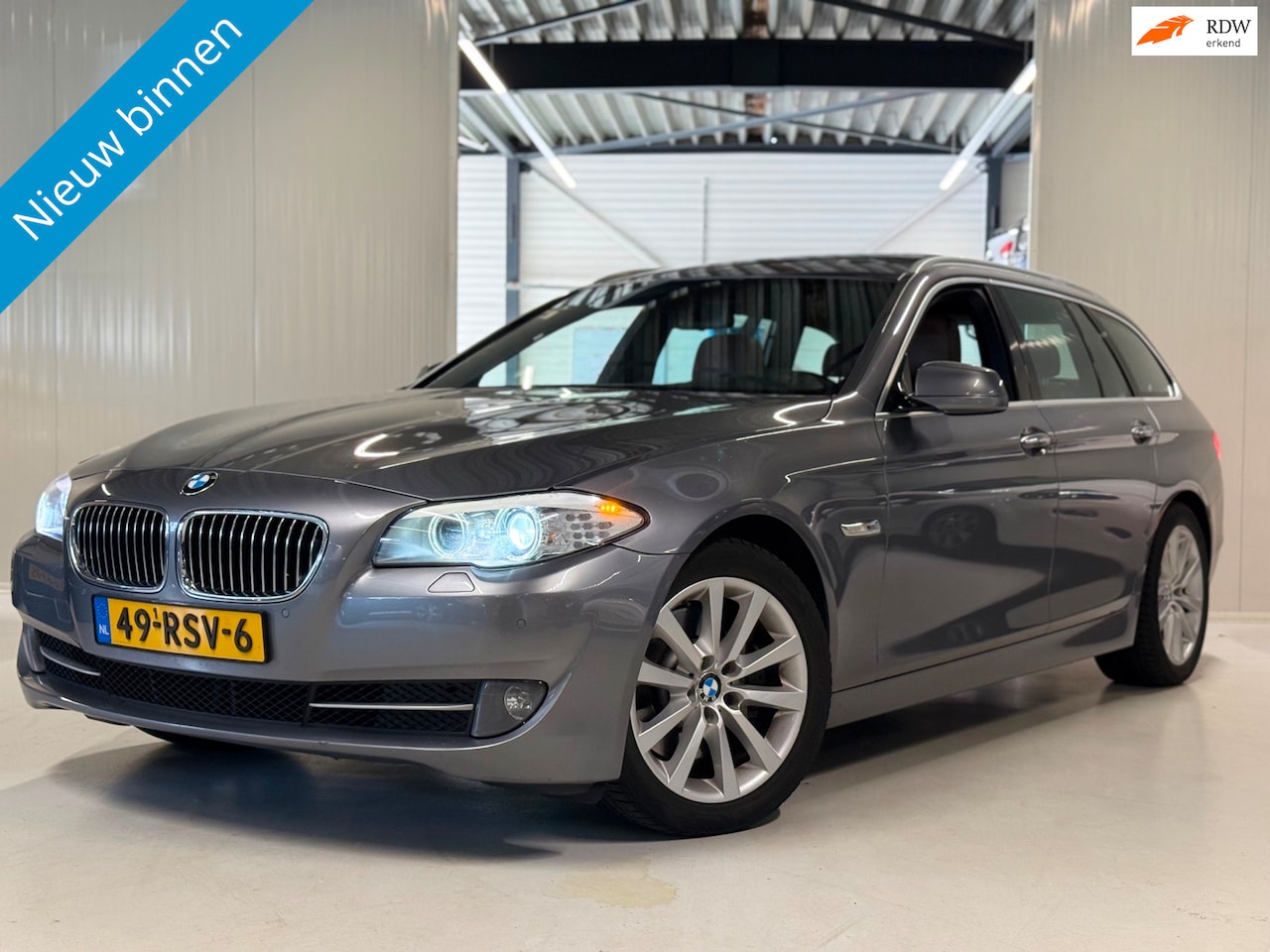 BMW 5-serie Touring - 525d High Executive Pano|Leder|Trekhaak! - AutoWereld.nl