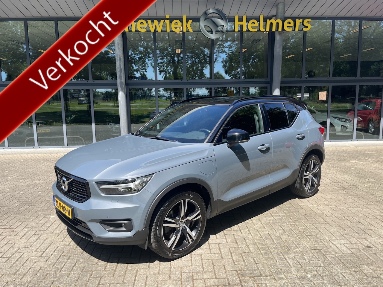 Volvo XC40 - 1.5 T5 Recharge R-Design | ACC | CAM | CARPAY | CLIMA | NAVI | PDC V&A | STUUR/STOELVERW. - AutoWereld.nl