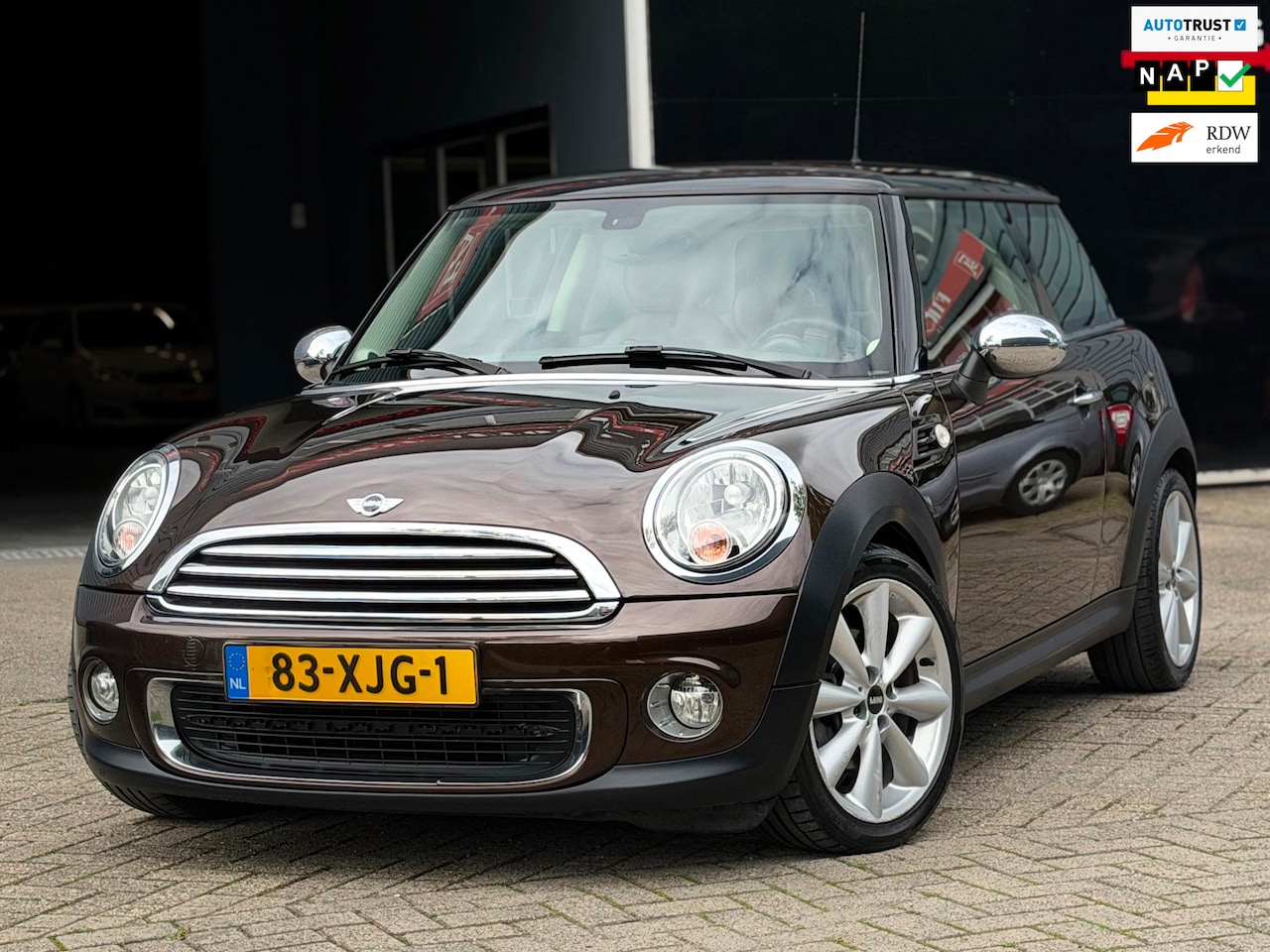 MINI 3-Deurs - 1.6 Cooper Chili AUTOMAAT LEDER/NAVI/SFEERVERLICHTING/CRUISE | NETTE AUTO ! - AutoWereld.nl
