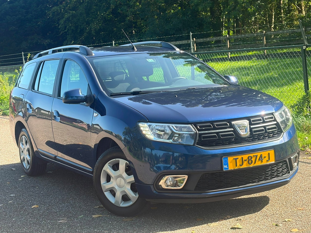 Dacia Logan MCV - 0.9 TCe Laureate /Navi/Camera/Trekhaak/ - AutoWereld.nl