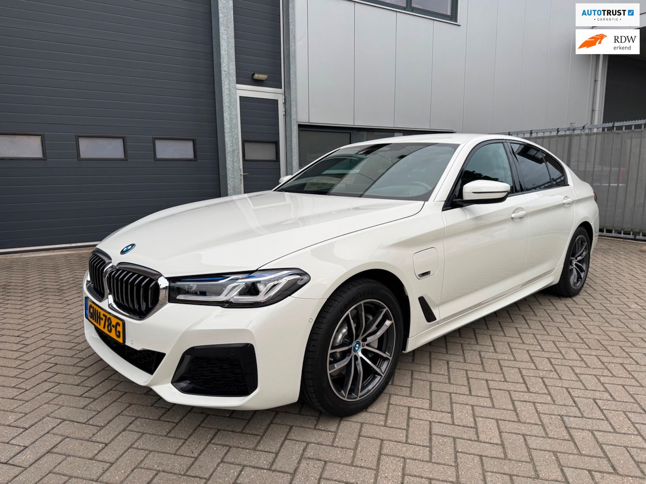 BMW 5-serie - 530e M-SPORT Business Edition Plus, Trekhaak, Camera, Leder, Laser, Head-up, etc. - AutoWereld.nl