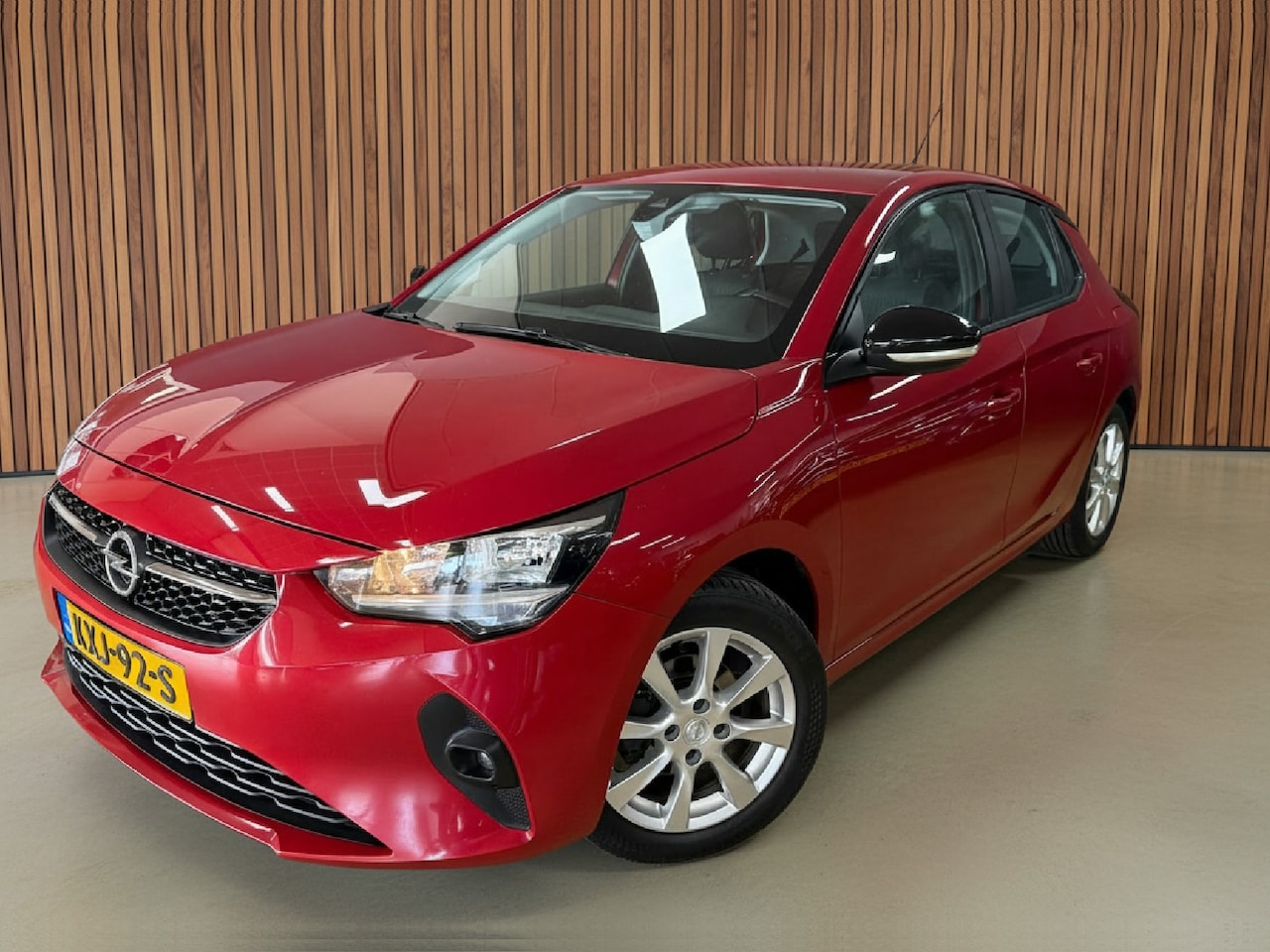 Opel Corsa - 1.2 Edition | Stuurverwarming | Stoelverwarming | Sensoren - AutoWereld.nl