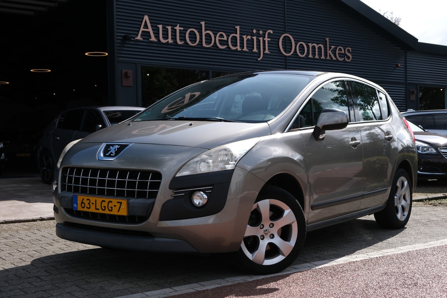 Peugeot 3008 - 1.6 THP ST *PANORAMADAK* 155dkm Trekhaak/Navigatie/Airco APK 09-2027 - AutoWereld.nl