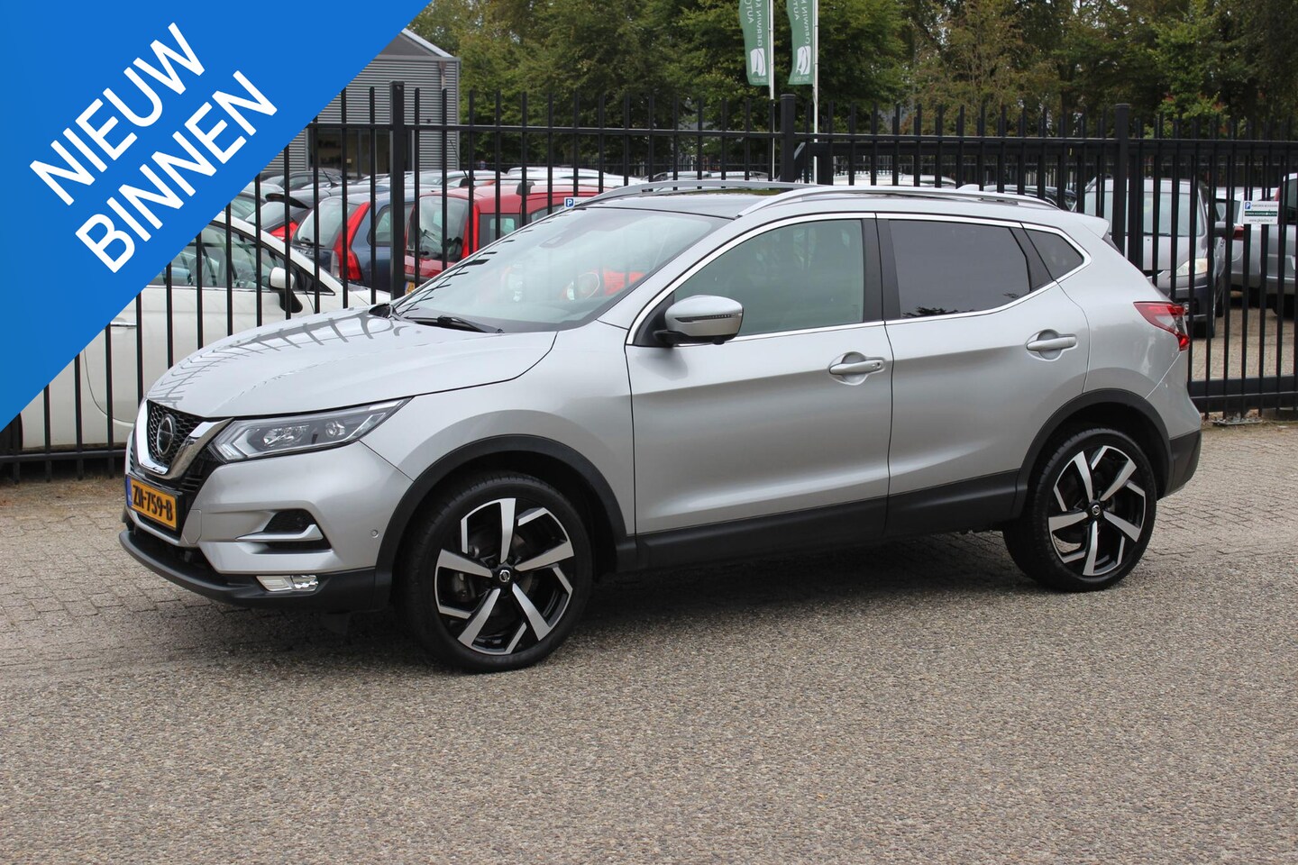 Nissan Qashqai - 1.2 Tekna + Leer, Panoramadak, Camera enz,enz. - AutoWereld.nl