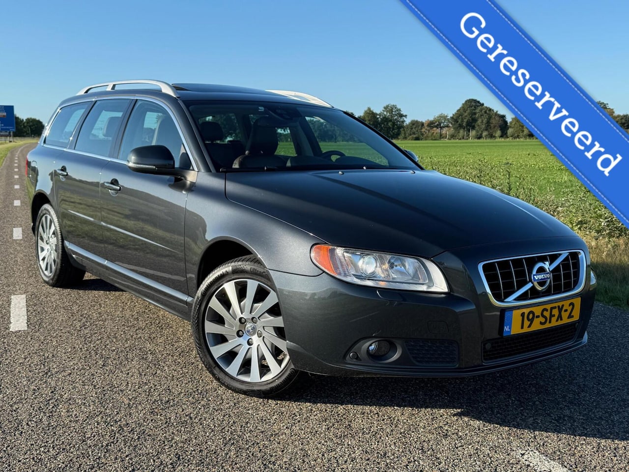 Volvo V70 - 1.6 T4 Aut Limited Edition | GERESERVEERD - AutoWereld.nl
