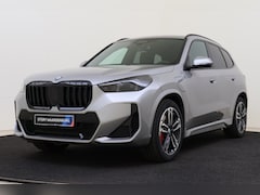 BMW X1 - xDrive25e M Sport Automaat / Panoramadak / Trekhaak / Sportstoelen / M Adaptief onderstel