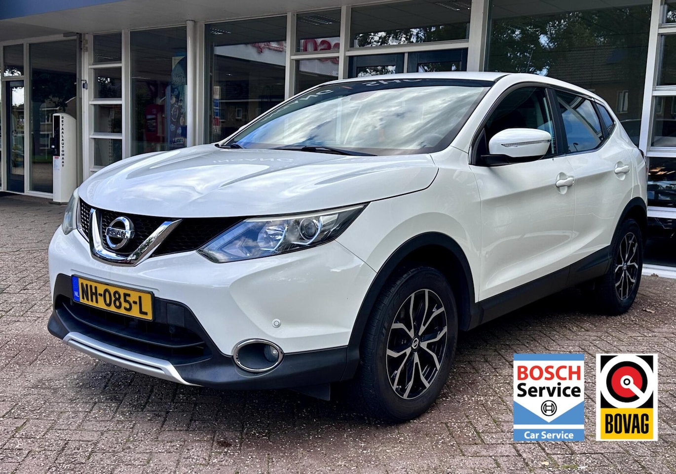 Nissan Qashqai - 1.2 Premier Navi, Camera, Bluetooth, Trekhaak.. - AutoWereld.nl
