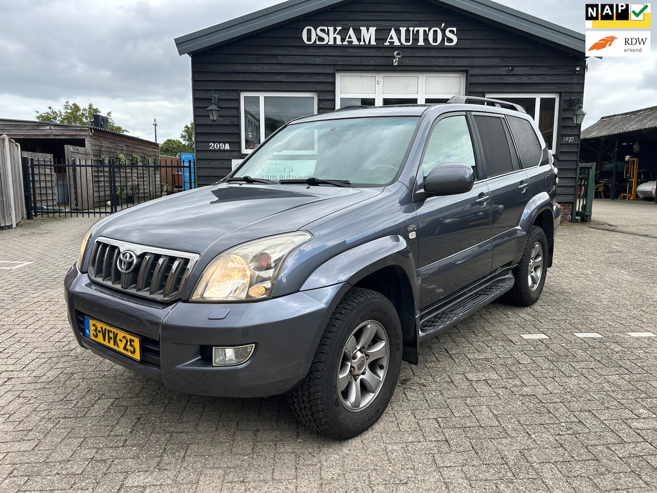 Toyota Land Cruiser - 3.0 D-4D VX HR Window Van Automaat - AutoWereld.nl