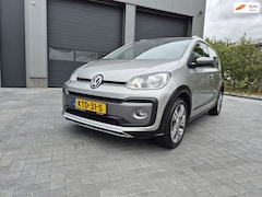 Volkswagen Up! - 1.0 TSI BMT cross up Airco Camera PDC 90pk 2018