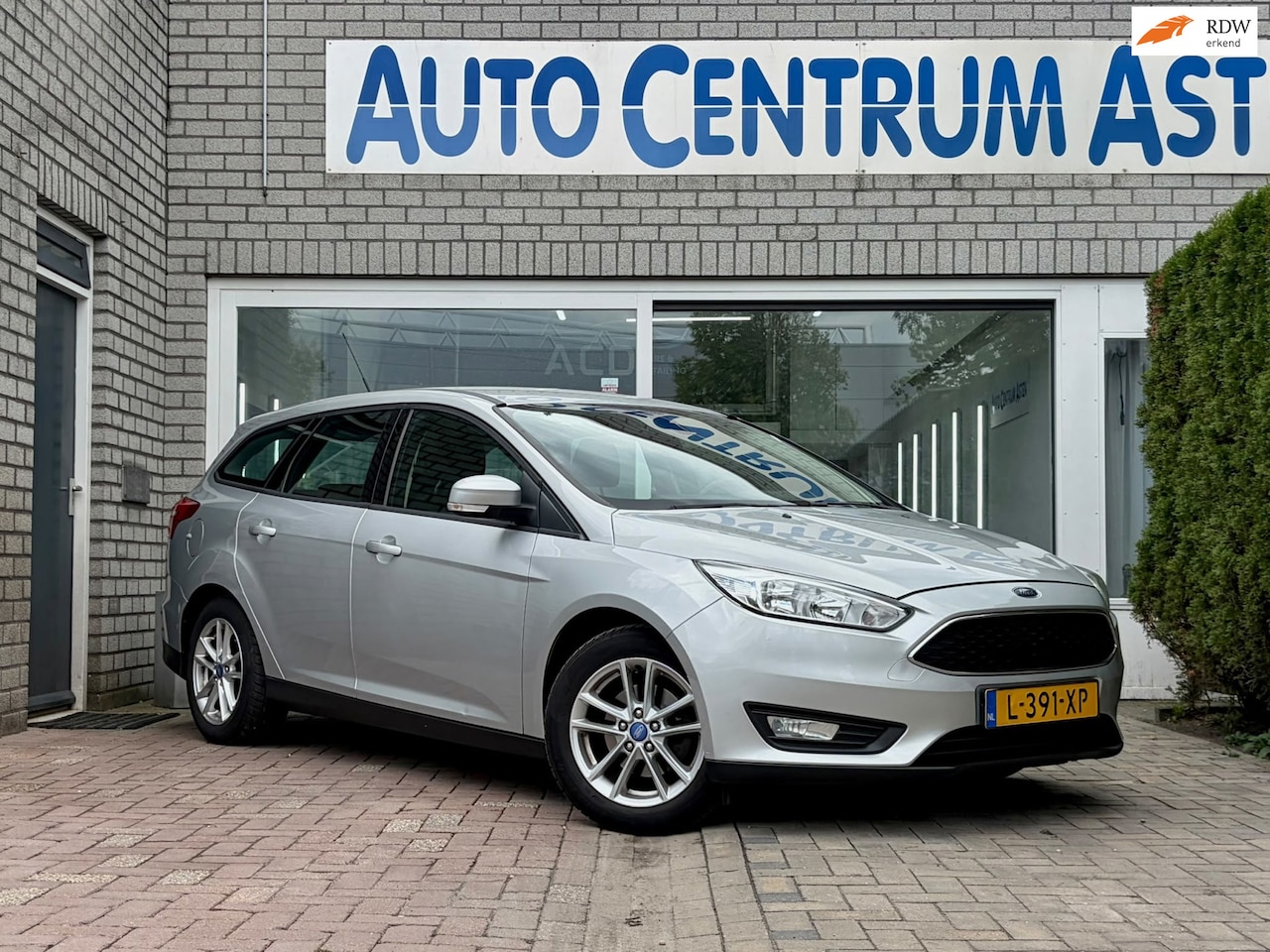 Ford Focus Wagon - 1.0 Lease Edition 1.0 Lease Edition - AutoWereld.nl