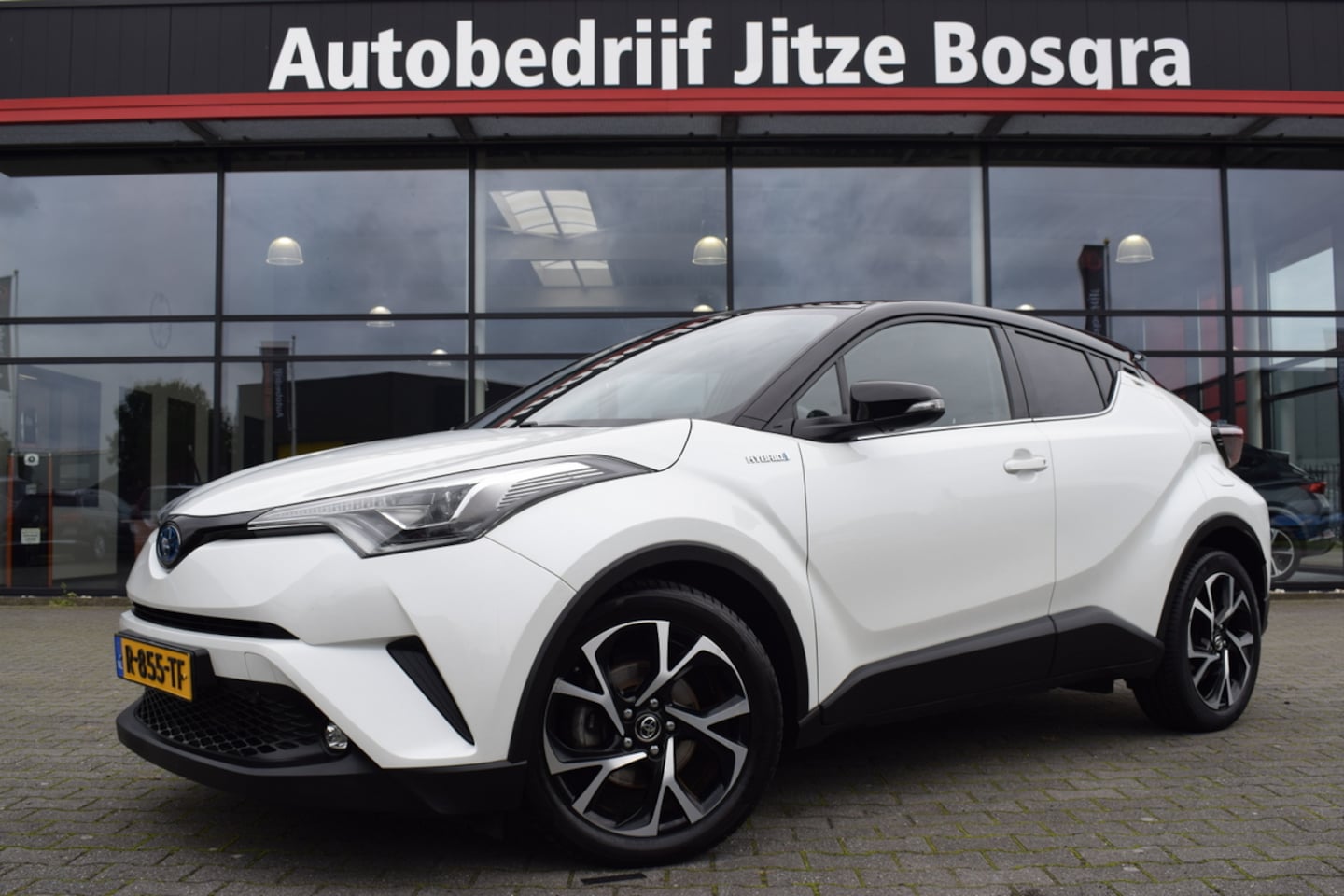Toyota C-HR - 1.8 Hybrid Style Ultimate LED | Leder/Alcantara | Full Map Navi | Camera | Keyless - AutoWereld.nl