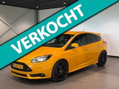 Ford Focus - 2.0 EcoBoost ST-3 Topstaat Leder|Keyless|Historie|