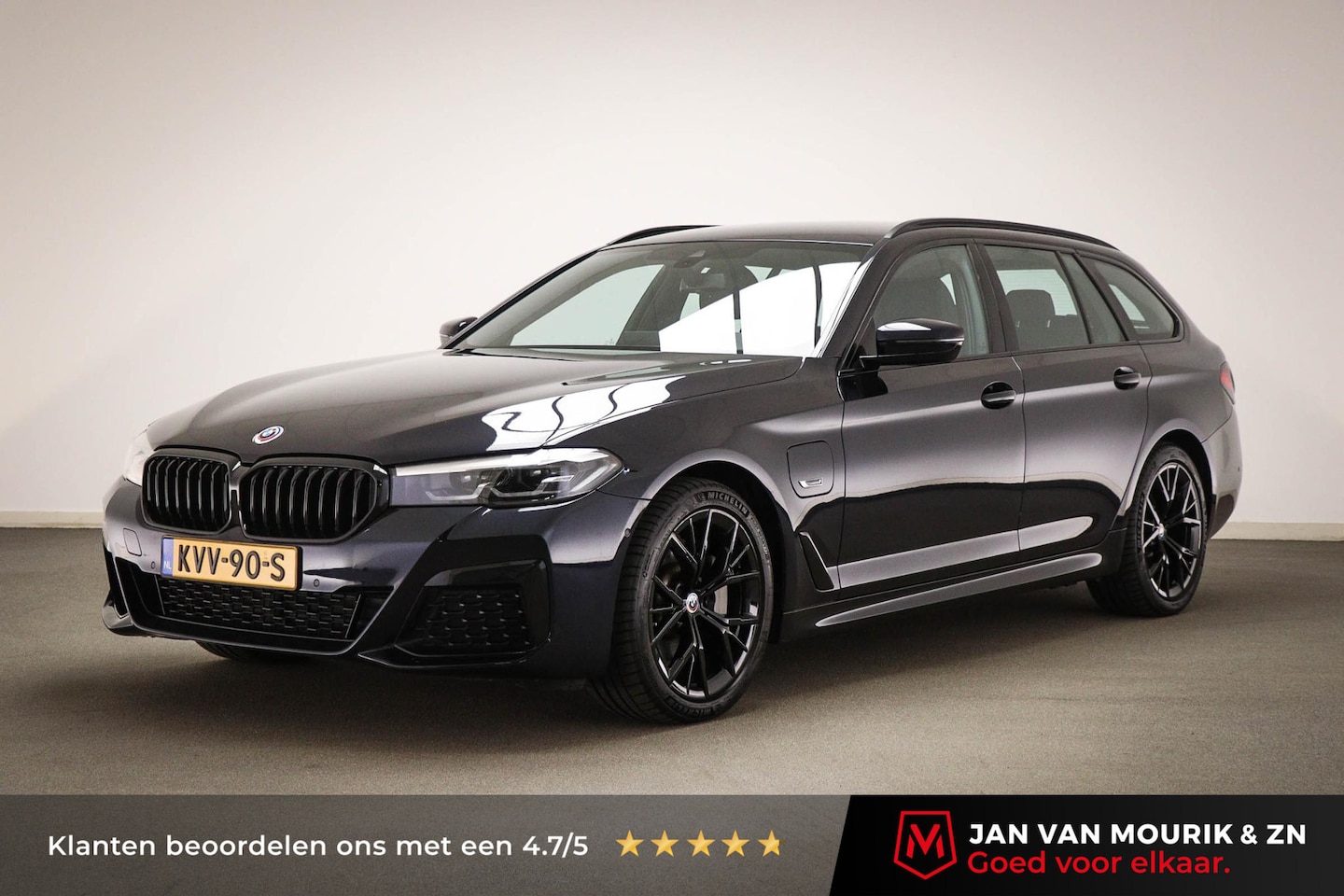 BMW 5-serie Touring - 530e xDrive M-Sport | LEDER | STOELVERWARMING | TREKHAAK | 19" - AutoWereld.nl