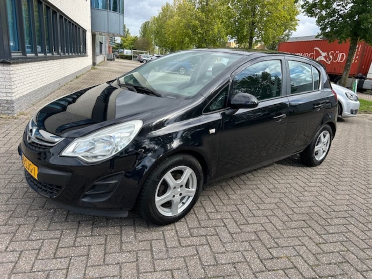 Opel Corsa - 1.4-16V Edition 101PK AIRCO LMV NAP! - AutoWereld.nl