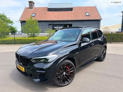 BMW X5 - X-Drive 45e M-Sport -50 Jaar Edition Panoramadak Luchtvering 22"Lm Org-Ned Dealer Auto