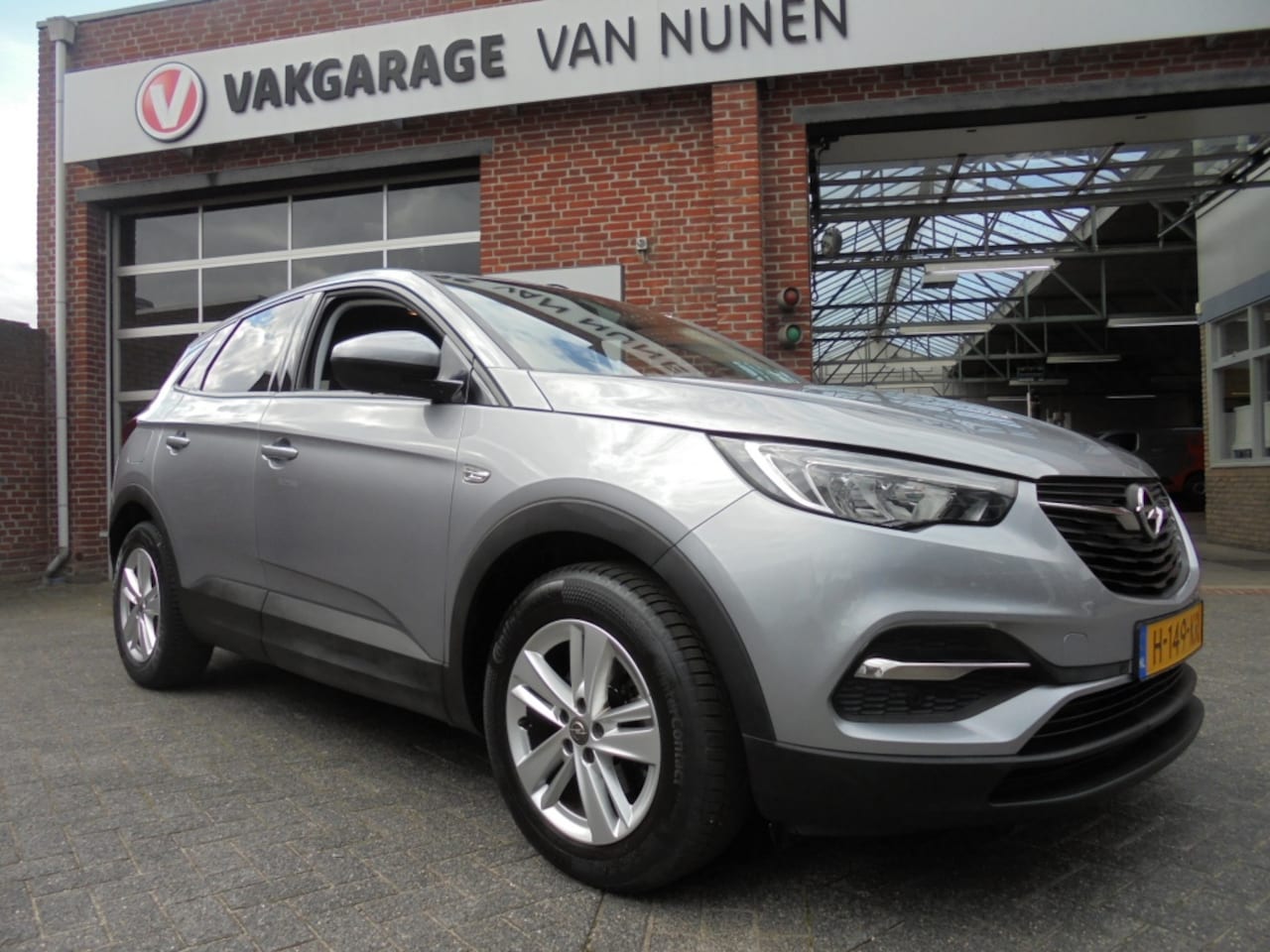 Opel Grandland X - 1.2 Turbo Bns Ed.||ECC||LED||Trekhaak||Rijklaar|| - AutoWereld.nl