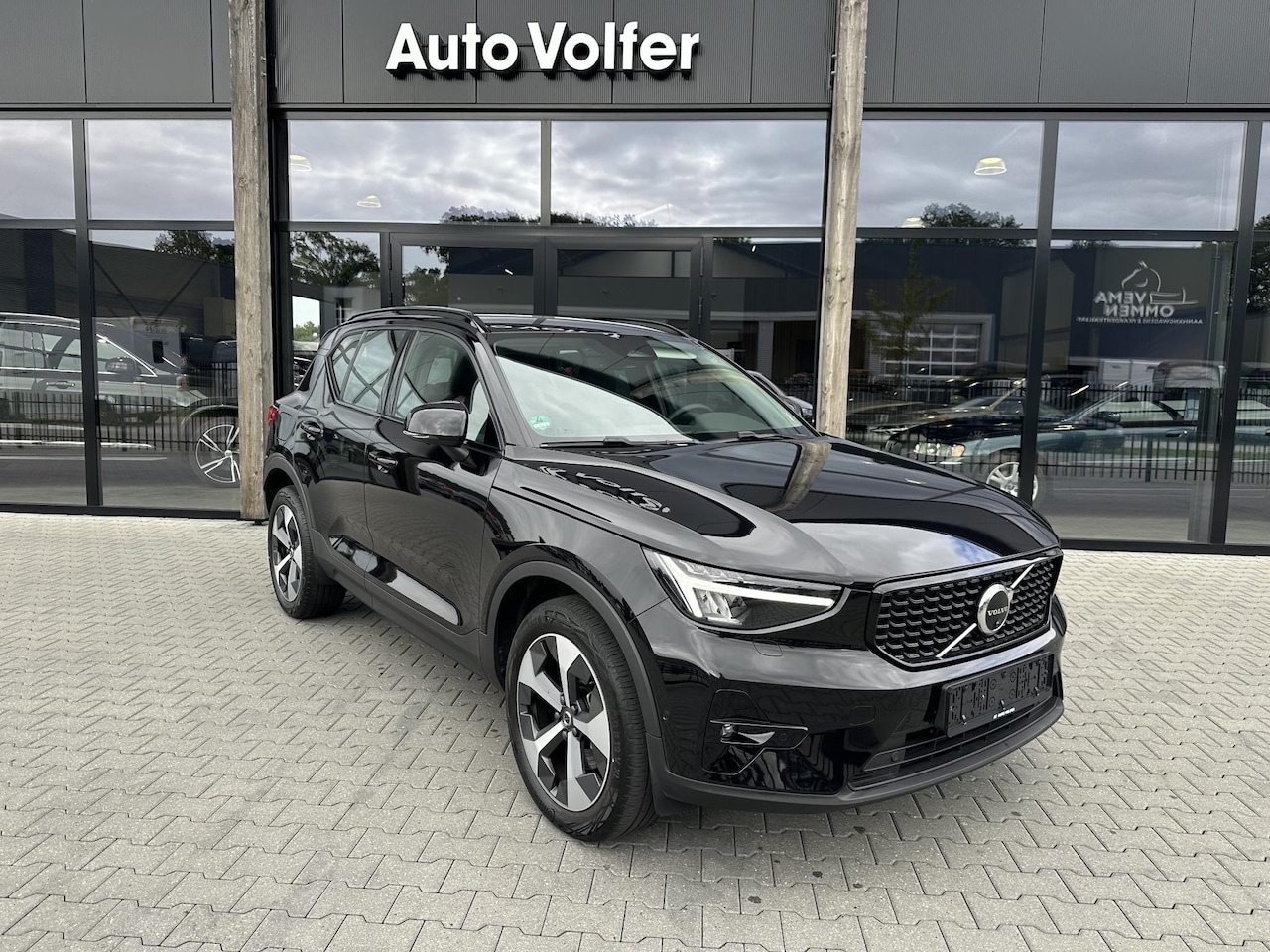 Volvo XC40 - 2.0 B4 Plus Dark Leer|ACC|memory|H&K - AutoWereld.nl