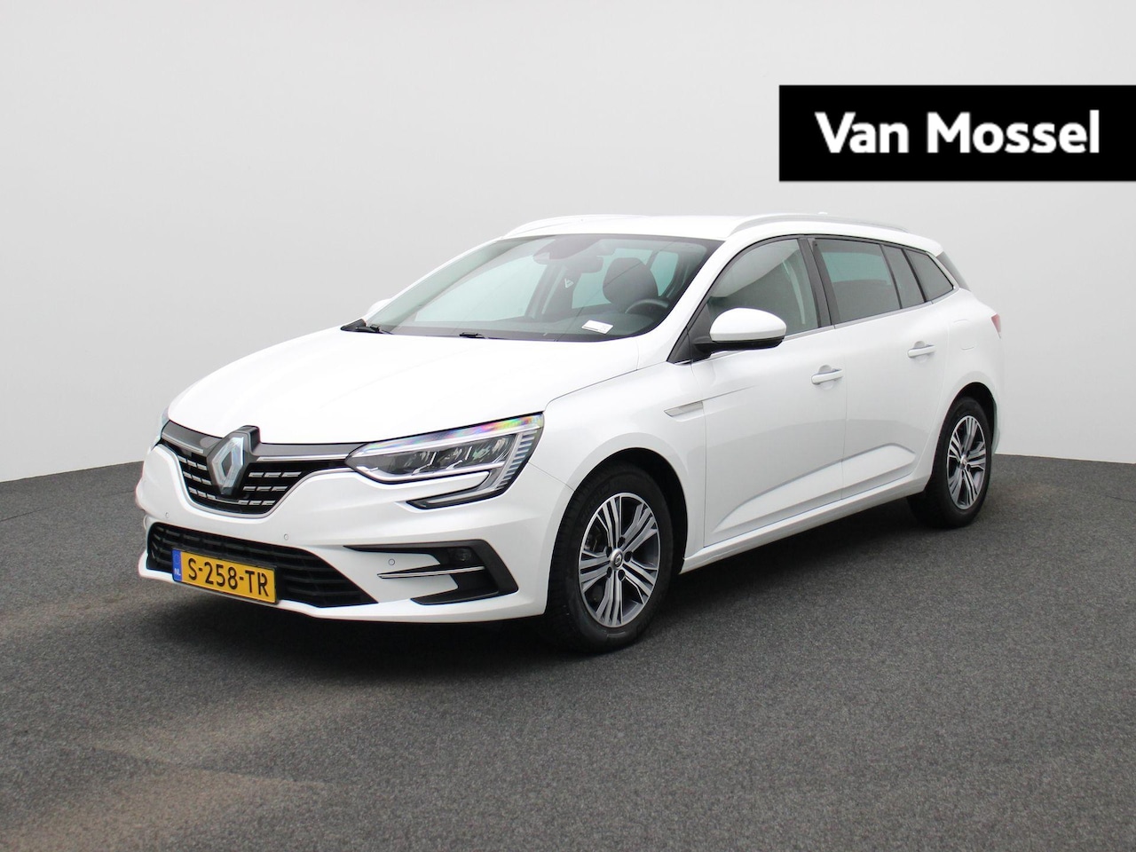Renault Mégane E-Tech - Estate 1.6 Plug-in Hybrid 160 Intens | Stoelverwarming | Full-Map Navigatie | PDC Voor+Ach - AutoWereld.nl
