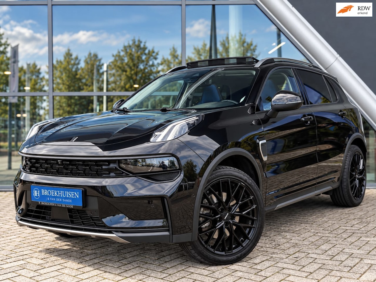 Lynk & Co 01 - 1.5 Plug in Hybride 261pk Panoramadak / 360 Camera / Dashcam / Trekhaak - AutoWereld.nl