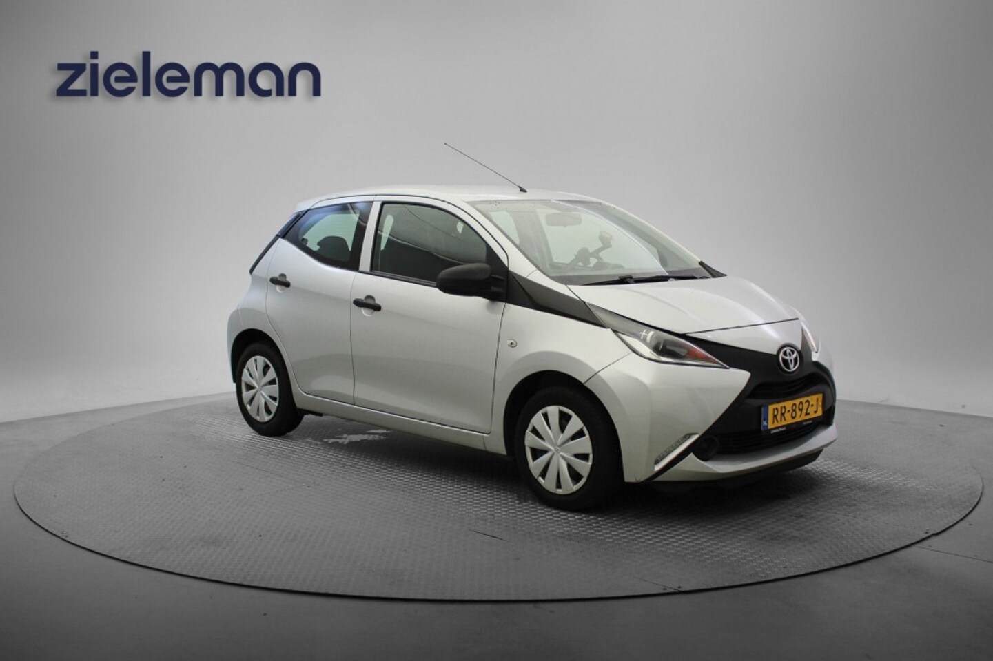 Toyota Aygo - 1.0 VVT-i x-fun 5 Deurs - Airco, Multifunctioneel Stuur - AutoWereld.nl