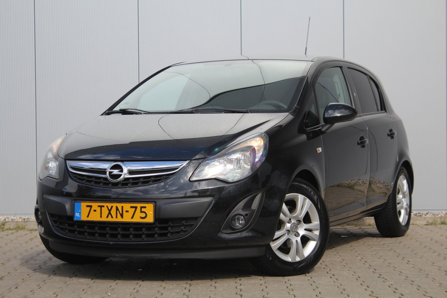 Opel Corsa - 1.4-16V Business+ | Stuur / Stoelverwarming | Clima / Cruise control | Navigatie | NAP | A - AutoWereld.nl