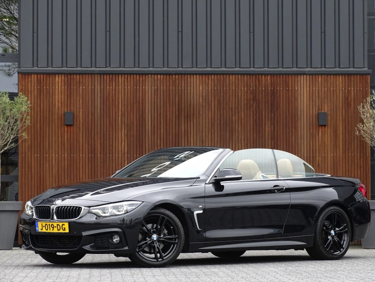 BMW 4-serie Cabrio - 420i 184PK automaat / High Exec. Ed. / M-sport Individual / LED - AutoWereld.nl