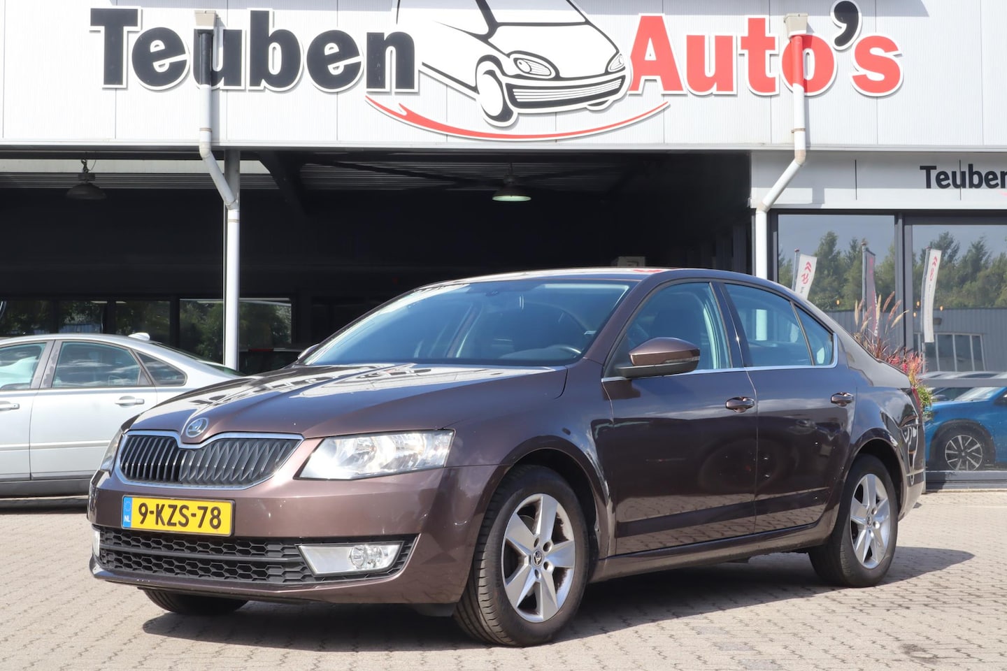 Skoda Octavia - 1.2 TSI Greentech Ambition | Automaat | Multimedia | Trekhaak | Onderhouden - AutoWereld.nl