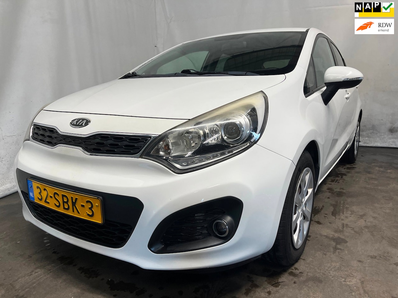 Kia Rio - 1.2 CVVT Plus Pack - Motorlamp brand, Ventilatorproblemen, Rondom gebruikersschade - AutoWereld.nl