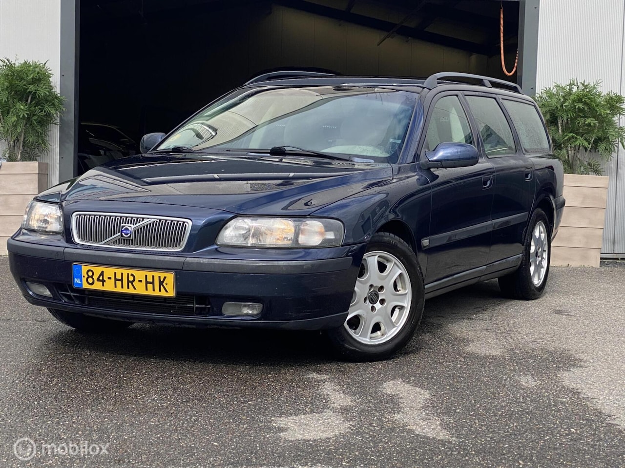Volvo V70 - 2.4 Comfort Line | NAP | APK | AIRCO | AUTOMAAT | - AutoWereld.nl