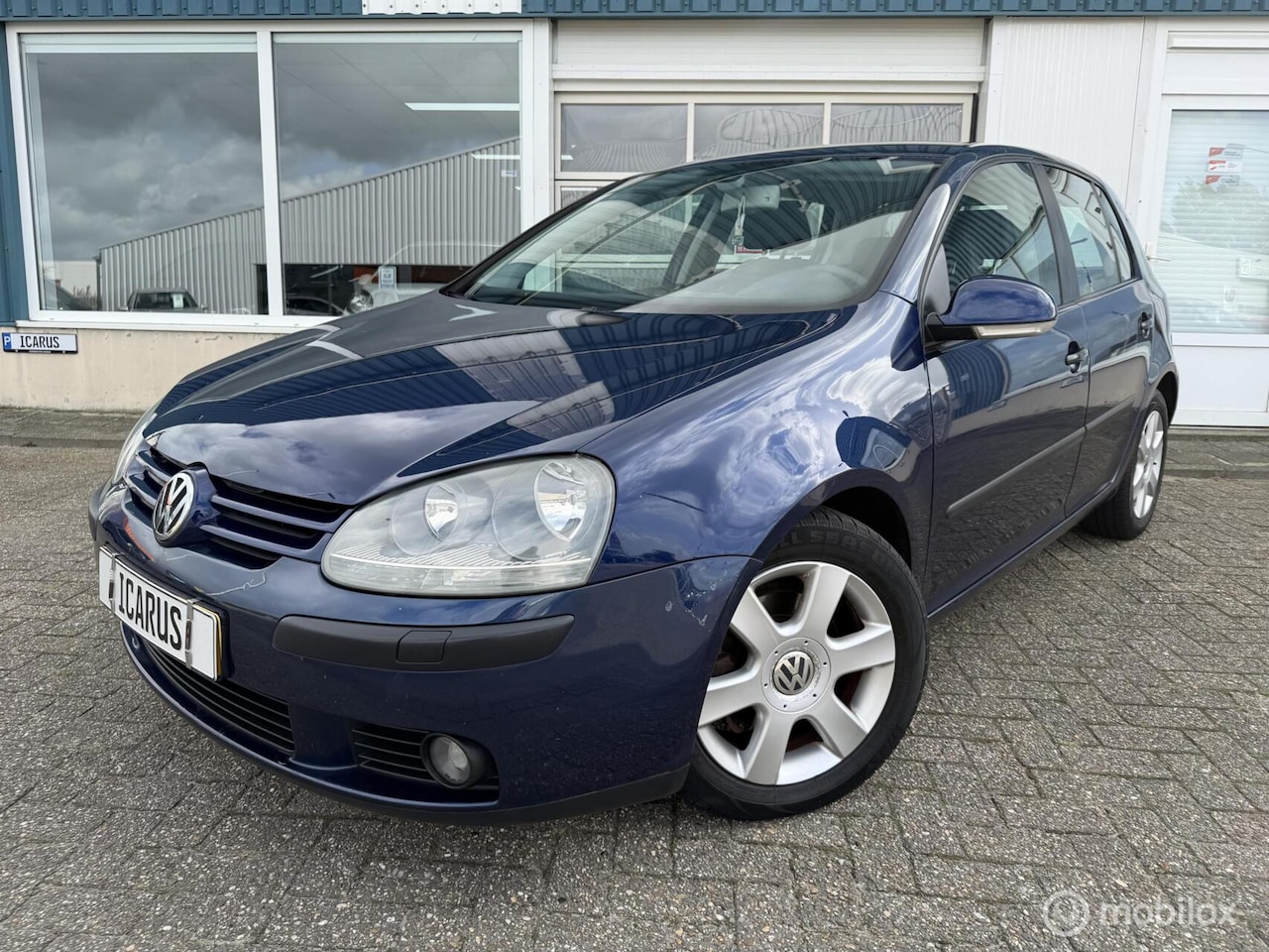 Volkswagen Golf - 1.6 Trendline APK|airco|cruise|navi|AUT| - AutoWereld.nl