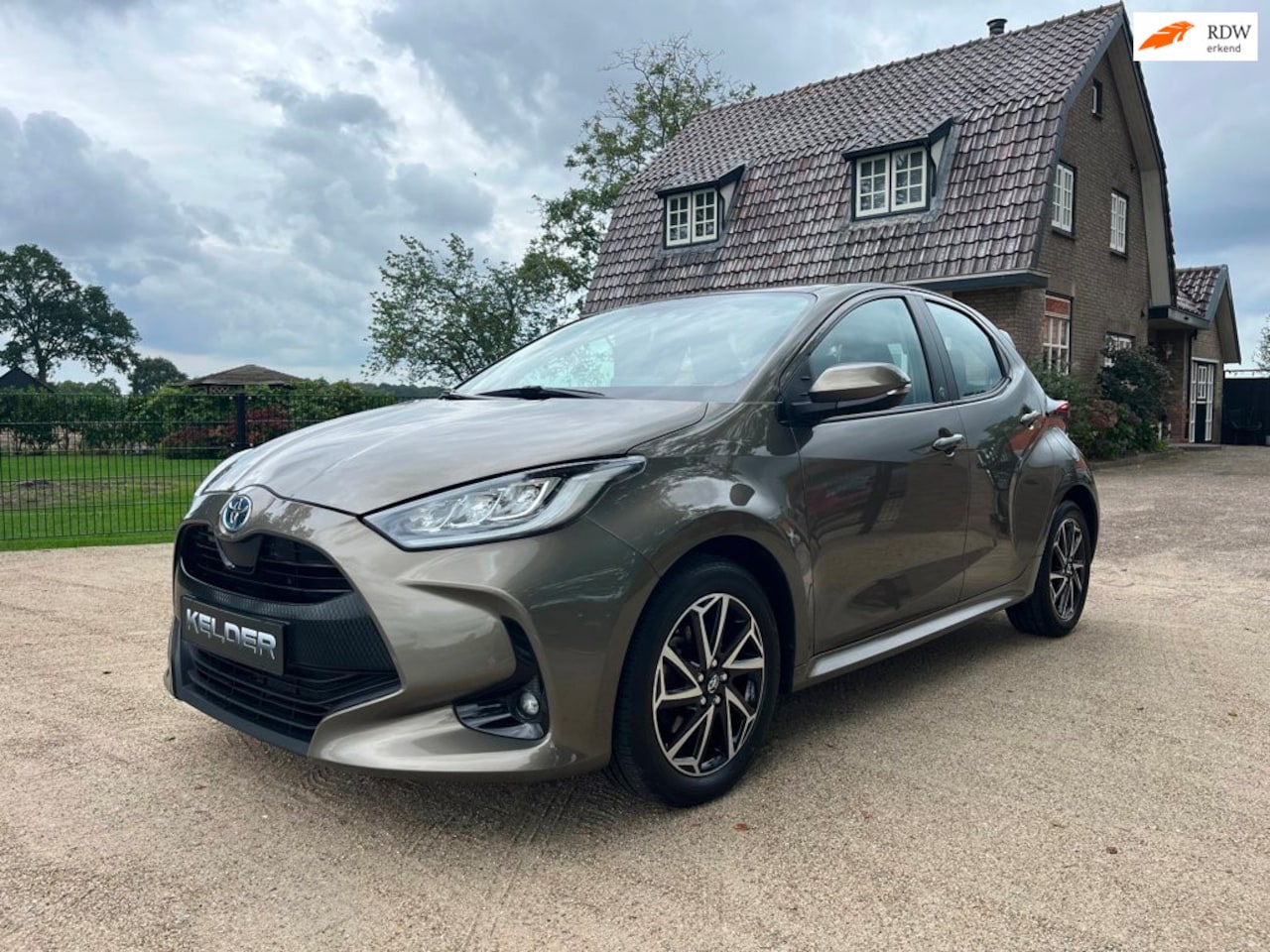 Toyota Yaris - 1.5 Hybrid Dynamic Automaat Camera Navigatie - AutoWereld.nl