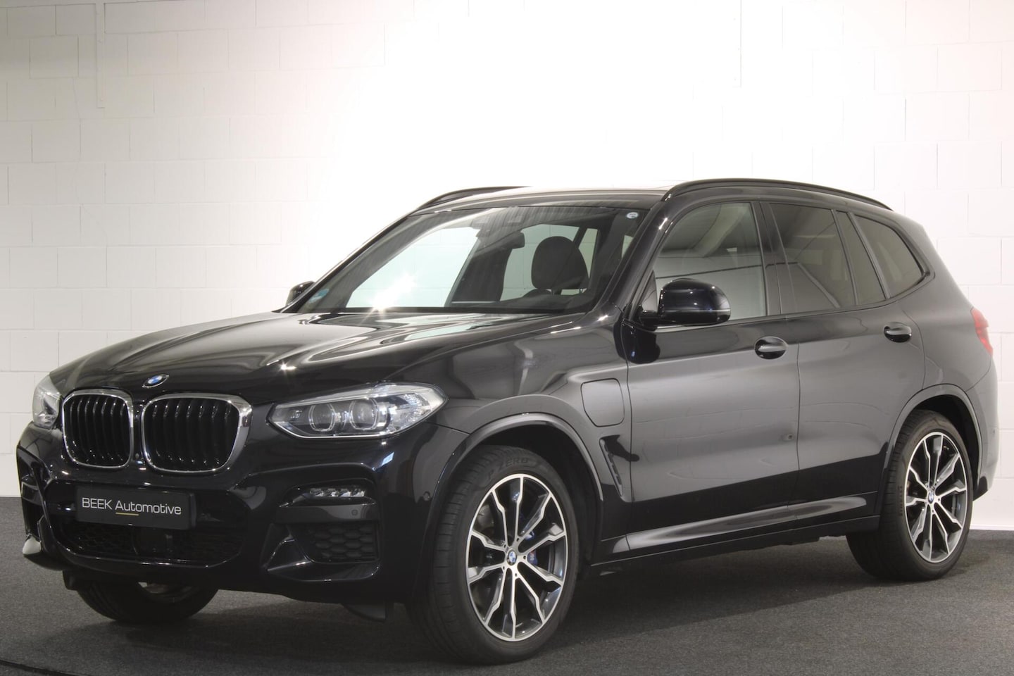 BMW X3 - xDrive30e | M Sport | H/K | MEMORY | PANO | TRKHAAK | - AutoWereld.nl