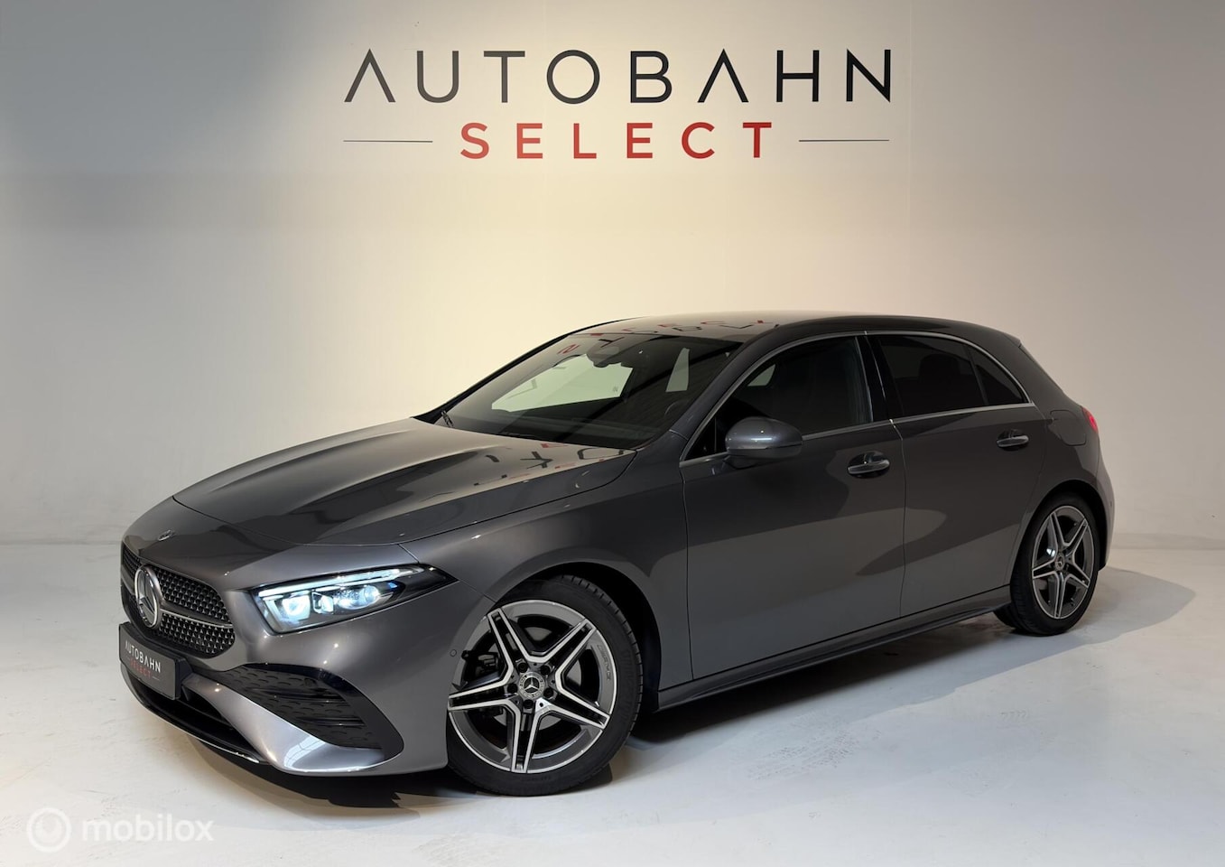 Mercedes-Benz A-klasse - A180 DCT AMG/ Burmester/ Premium/ LED - AutoWereld.nl