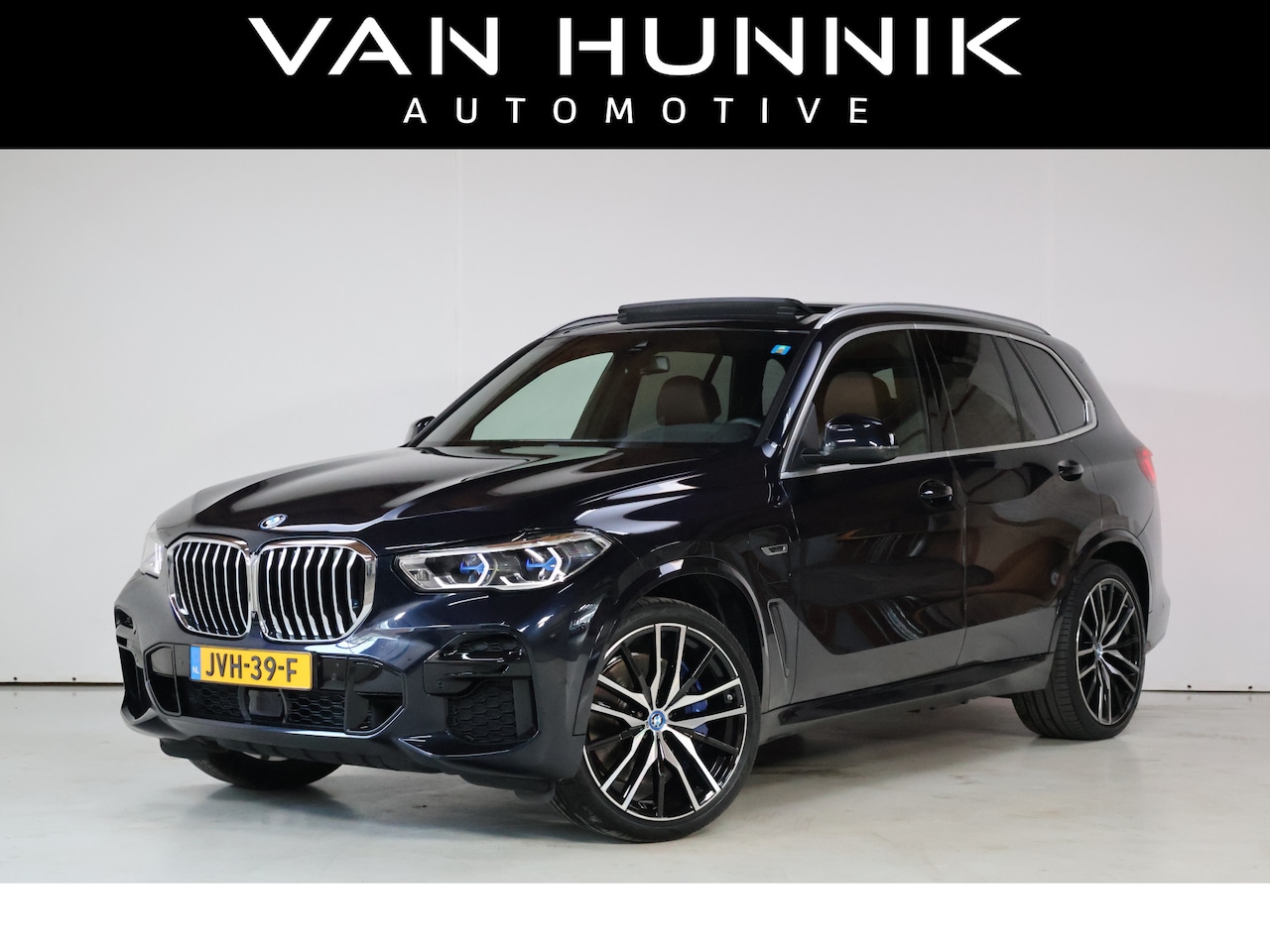 BMW X5 - xDrive45e M-Sport | 360 | Pano | Trekhaak | Crystal | Memory - AutoWereld.nl