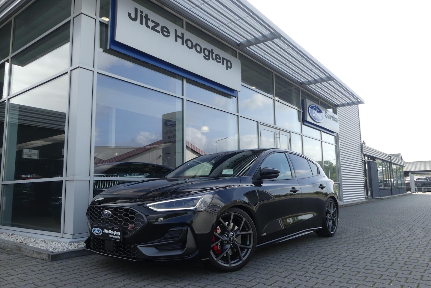 Ford Focus - 2.3 EcoBoost ST-X H&R, HUD, WINTER PACK, ADAPT. CRUISE, CLIMA, NAVI, CAMERA, PDC V&A, APPL - AutoWereld.nl