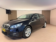 Peugeot 308 SW - 1.2 PureTech Active Trekhaak, All Season banden, Camera, Stoel verwarming