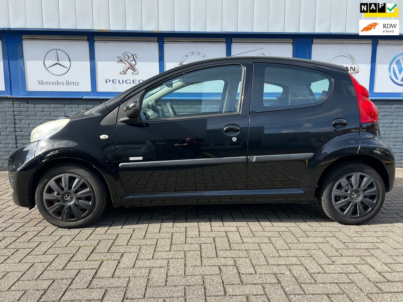 Peugeot 107 - 1.0-12V AUTOMAAT 5DRS. 2011 67000KM 4995EU - AutoWereld.nl