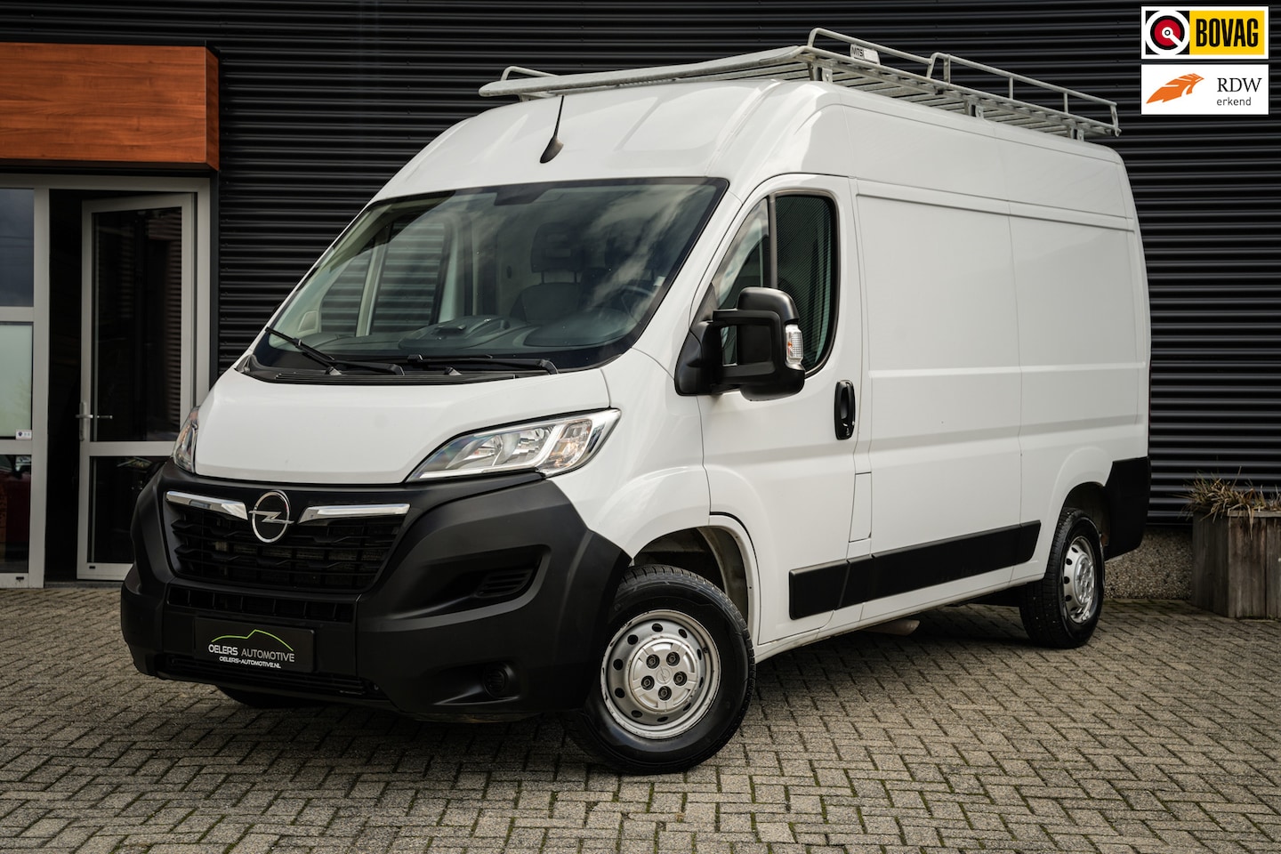 Opel Movano - 2.2D 140 L2H2 Edition | Airco | Navi | Cruise | Imperiaal | Trekhaak | 3 zitplaatsen | - AutoWereld.nl