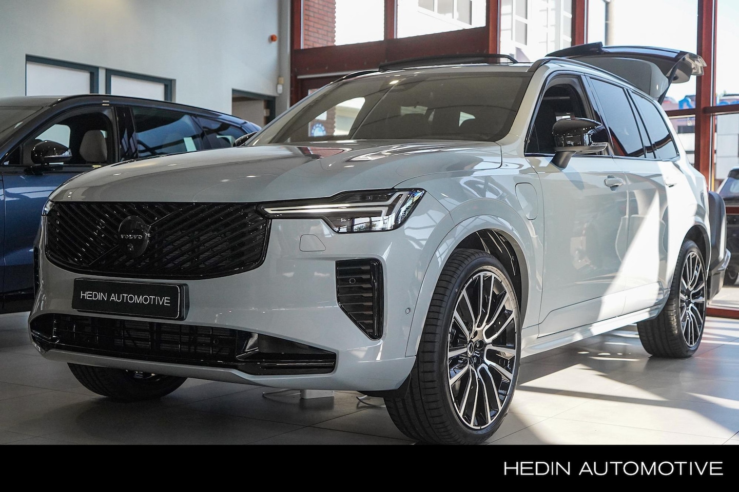 Volvo XC90 - 2.0 T8 Plug-in hybrid AWD Ultra Black Ed. Exec. Verwarmbare Voorstoelen + Stoel ventilatie - AutoWereld.nl