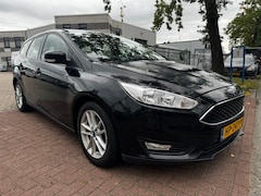 Ford Focus Wagon - 1.0 125pk Titanium Edition Airco/ECC, Cruisecontrol, Navigatie