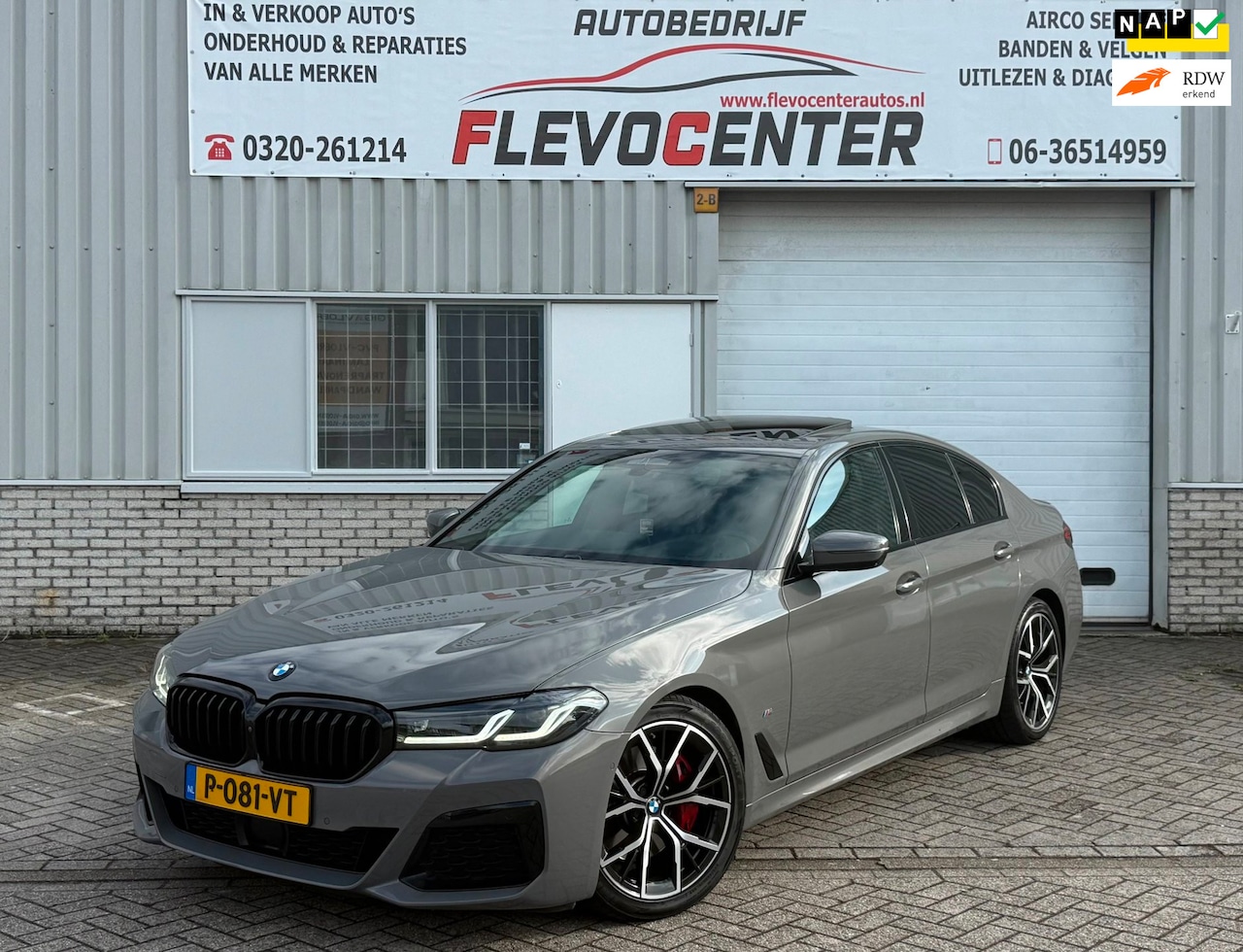 BMW 5-serie - 520i High Executive Edition M Sport |19'| Schuifdak|Headup|360|Leer|Adaptief|StoelKoeling - AutoWereld.nl