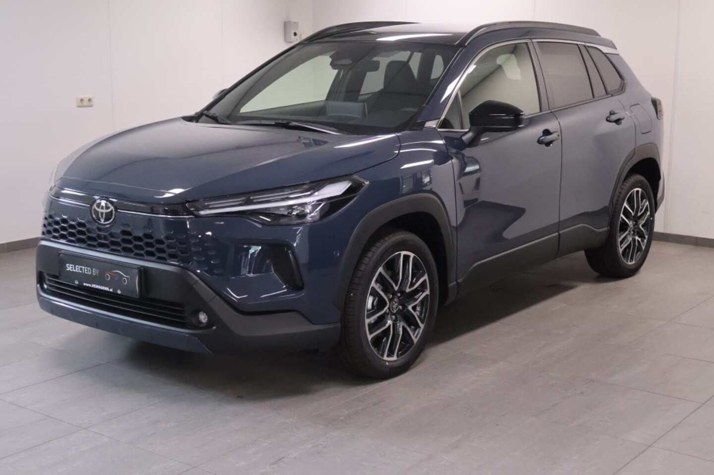 Toyota Corolla Cross - Hybrid 180 Executive | AWD | 4x4 | Direct leverbaar - AutoWereld.nl