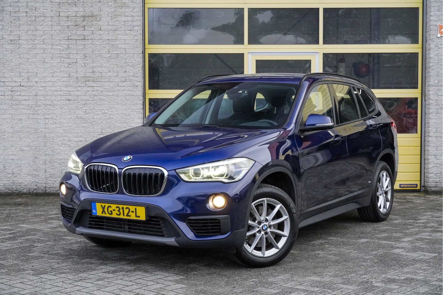 BMW X1 - sDrive20i 192PK! Automaat Executive BJ2019 Lmv 17" | Led V+A | Pdc | Elek. achterklep | Na - AutoWereld.nl