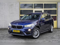BMW X1 - sDrive20i 192PK Automaat Executive BJ2019 Lmv 17" | Led V+A | Pdc | Elek. achterklep | Nav