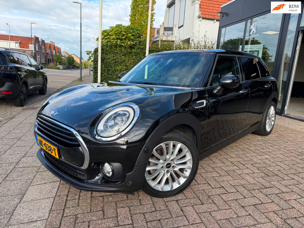 MINI Clubman - 1.5 Cooper Chili Business Plus|Head-Up|Leder|Navi|Alarm - AutoWereld.nl