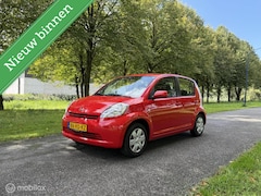 Daihatsu Sirion 2 - 1.3-16V Comfort*VOL AUTOMAAT*AIRCO*ELEKT.RAMEN
