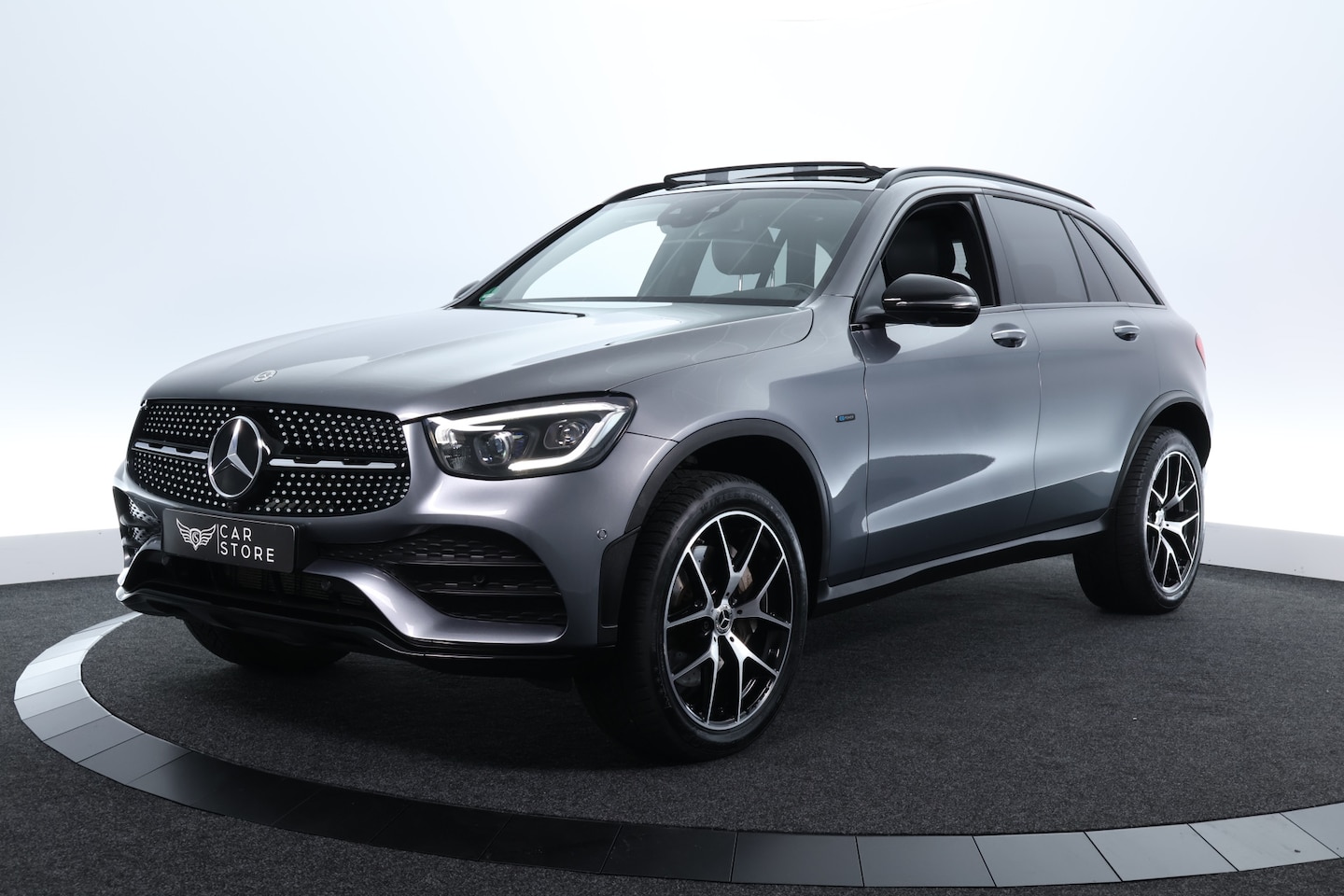 Mercedes-Benz GLC-klasse - 300e 4MATIC Business Solution Luxury |PANO|ACC|LEDER|SFEER|TREKHAAK|STOEL VWM|LM VELGEN 20 - AutoWereld.nl