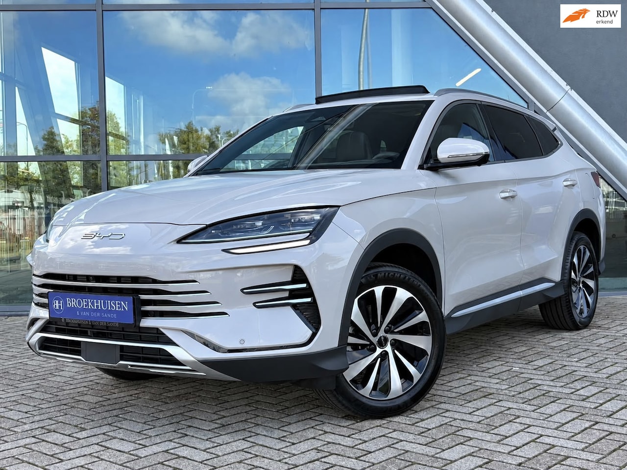 BYD Seal U - 1.5 T DM-i AWD DESIGN 324pk Longe range Panoramadak / 360 Camera / Head Up - AutoWereld.nl