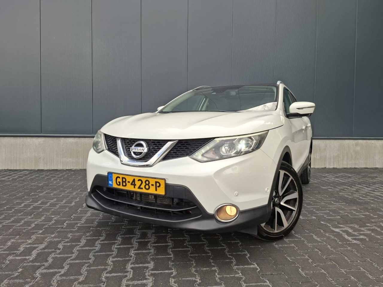 Nissan Qashqai - 1.2 Tekna | Trekhaak | Carplay | Automaat | Lederen bekleding | NAP | - AutoWereld.nl