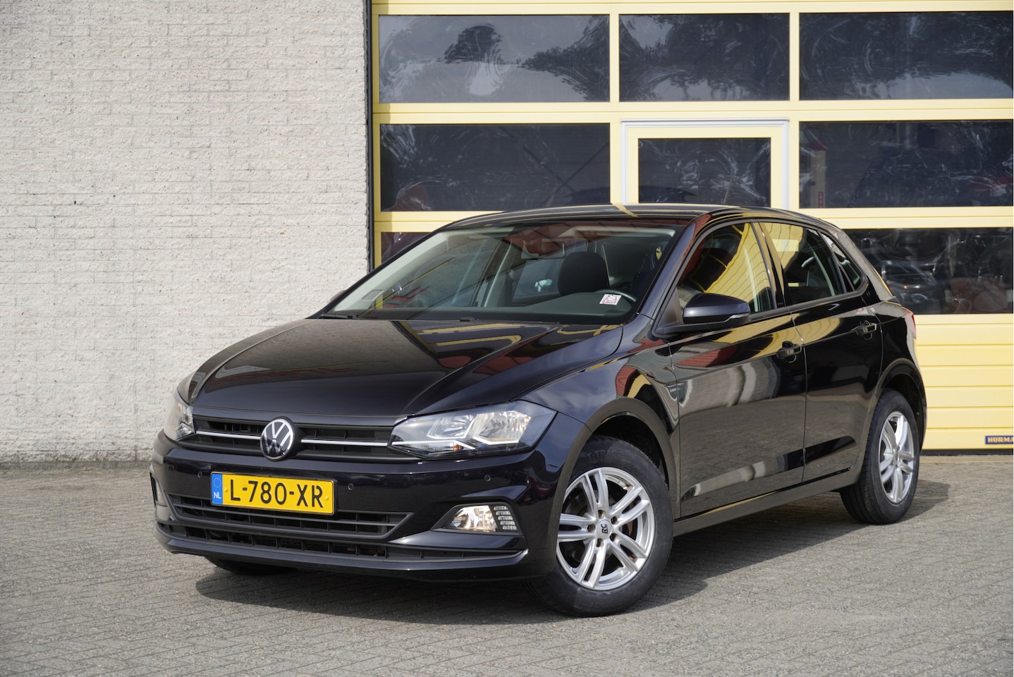Volkswagen Polo - 1.0 TSI 5drs Comfortline Business Executive BJ2021 Lmv 15" | Led | Pdc | Achteruitrijcamer - AutoWereld.nl
